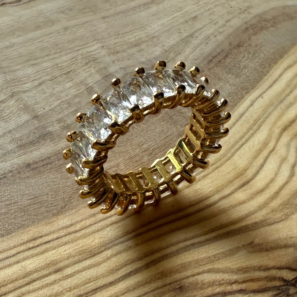 Gold Baguette Ring - Picture 4 of 7